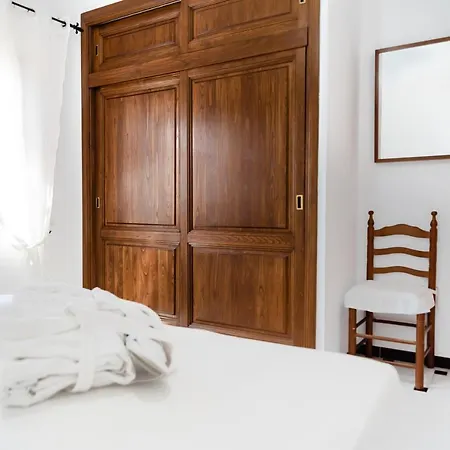 Antonio By Feseal * Порт-де-Польєнса