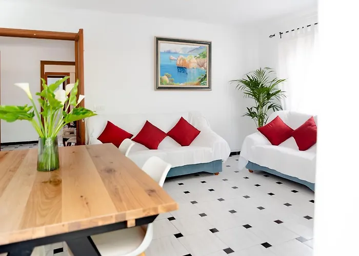 Antonio By Feseal * Порт-де-Польєнса